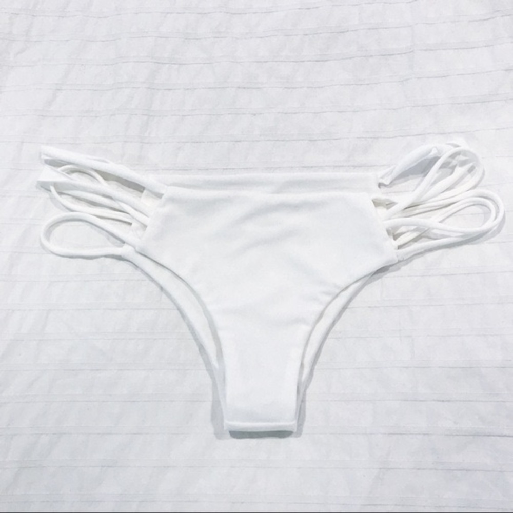 kaohs white bikini bottoms